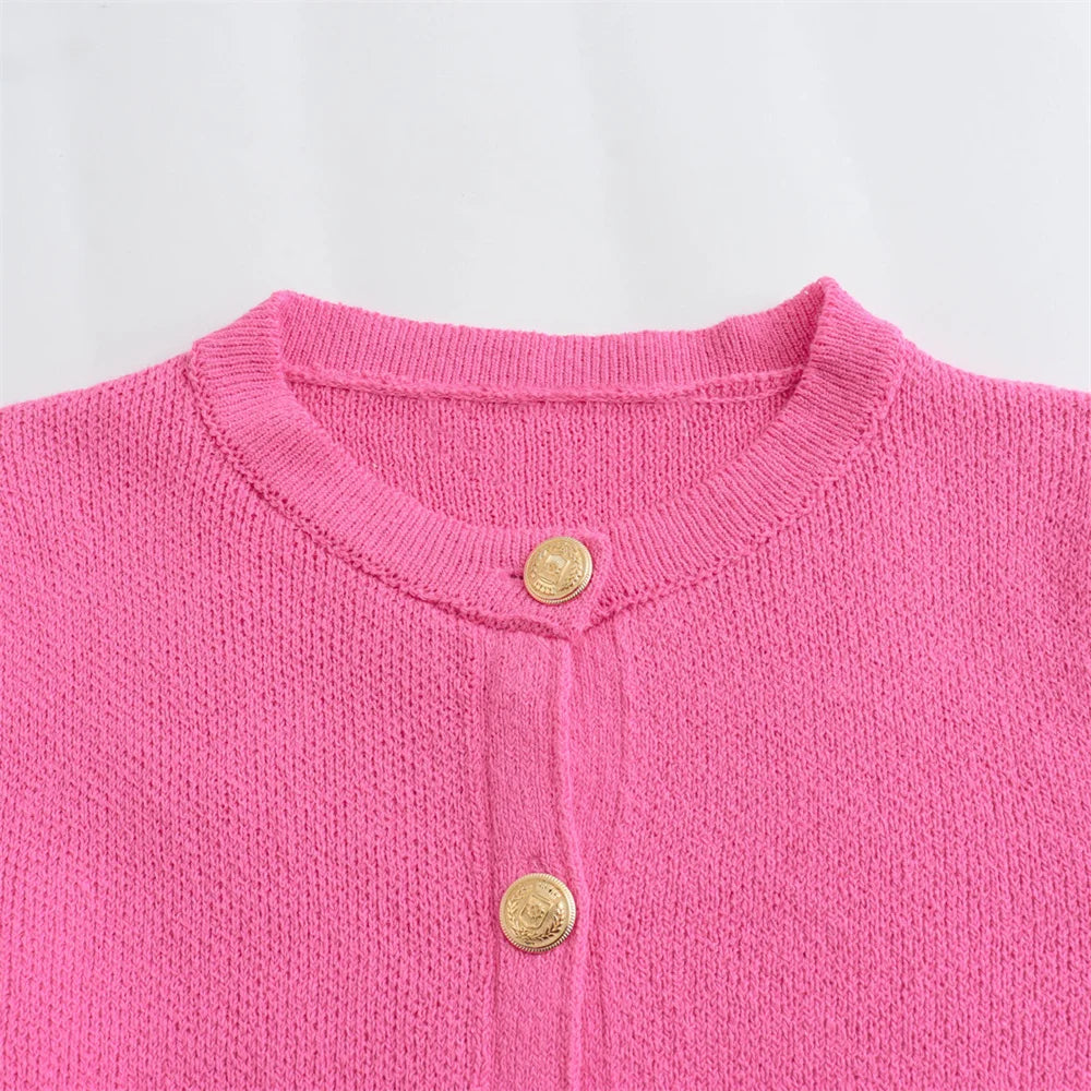 2025 Women's Knitted Coat: Bold Contrasting Colors for Spring and Autumn