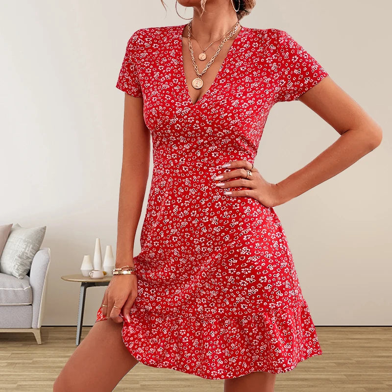 Leisurely and Stylish: 2025 Women's Summer Holiday Dresses