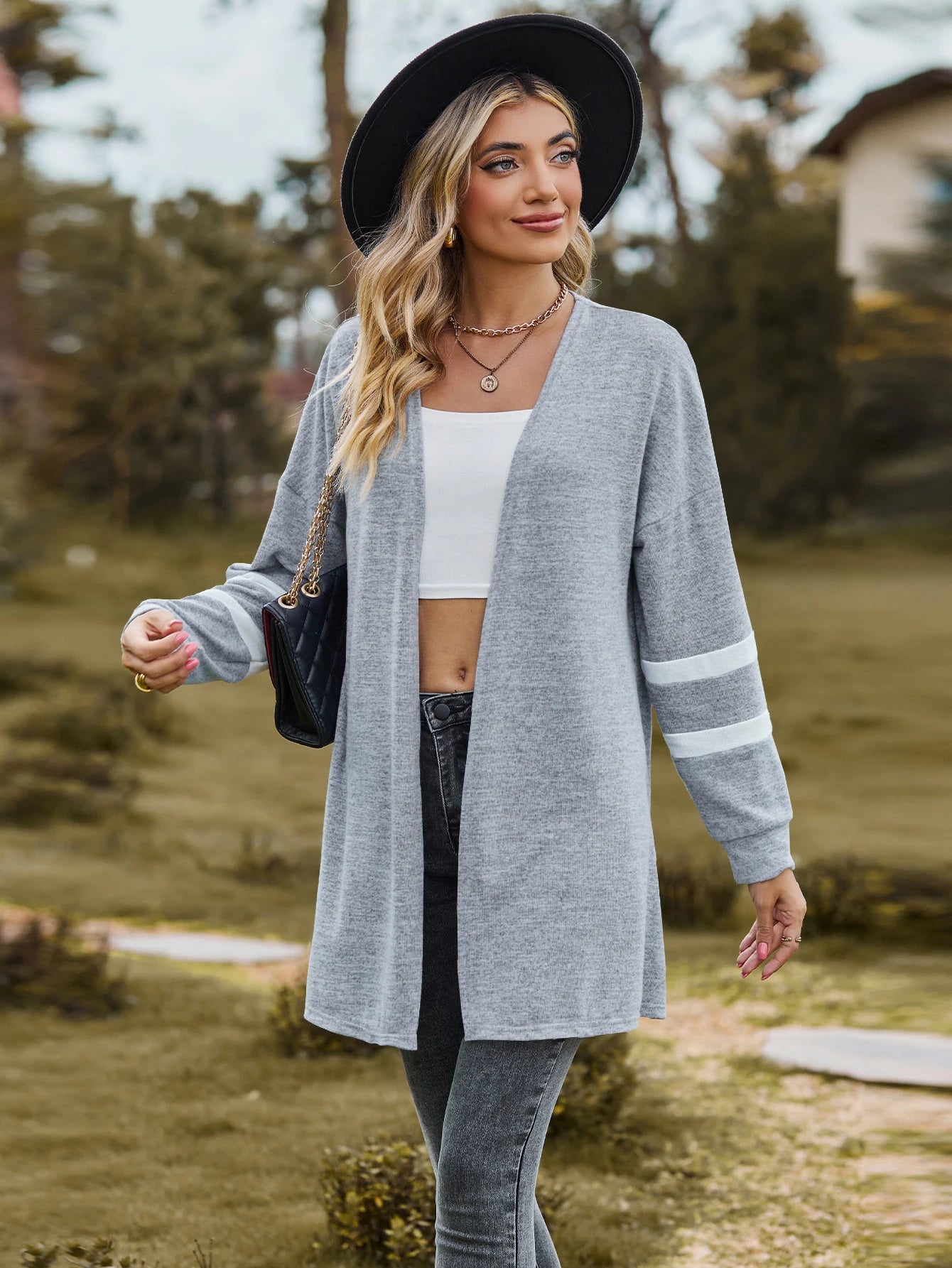 Must-Have Spring/Summer Knitwear: The Color-Contrast Cardigan Everyone’s Wearing