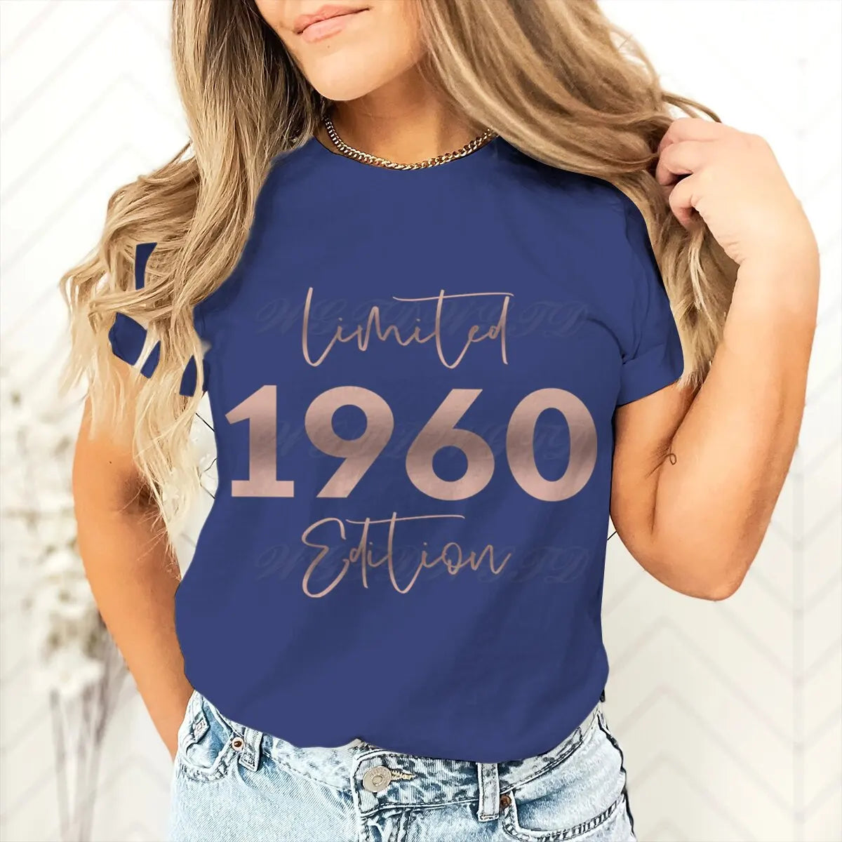 Limited Edition Graphic Tee for Women: Casual 1960s Retro Vibes