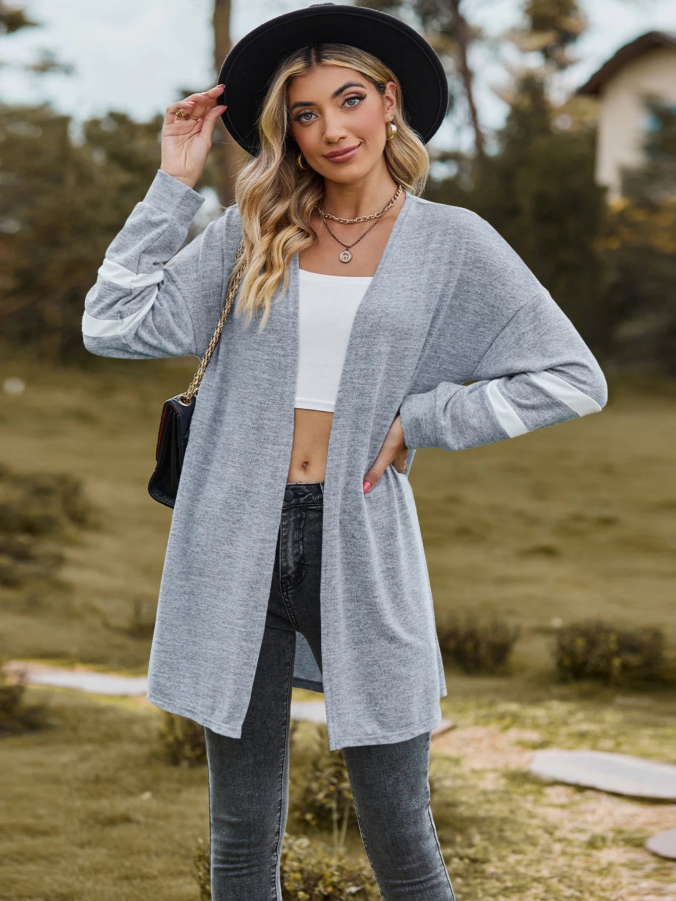Must-Have Spring/Summer Knitwear: The Color-Contrast Cardigan Everyone’s Wearing