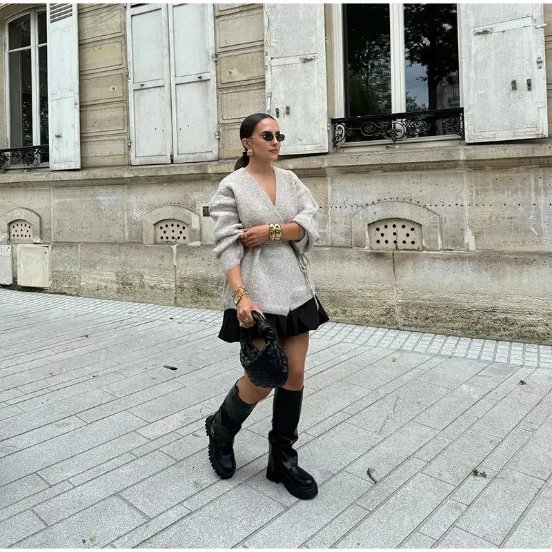 2025 Women’s Gray V-Neck Knitted Cardigan for Casual Spring Outfits