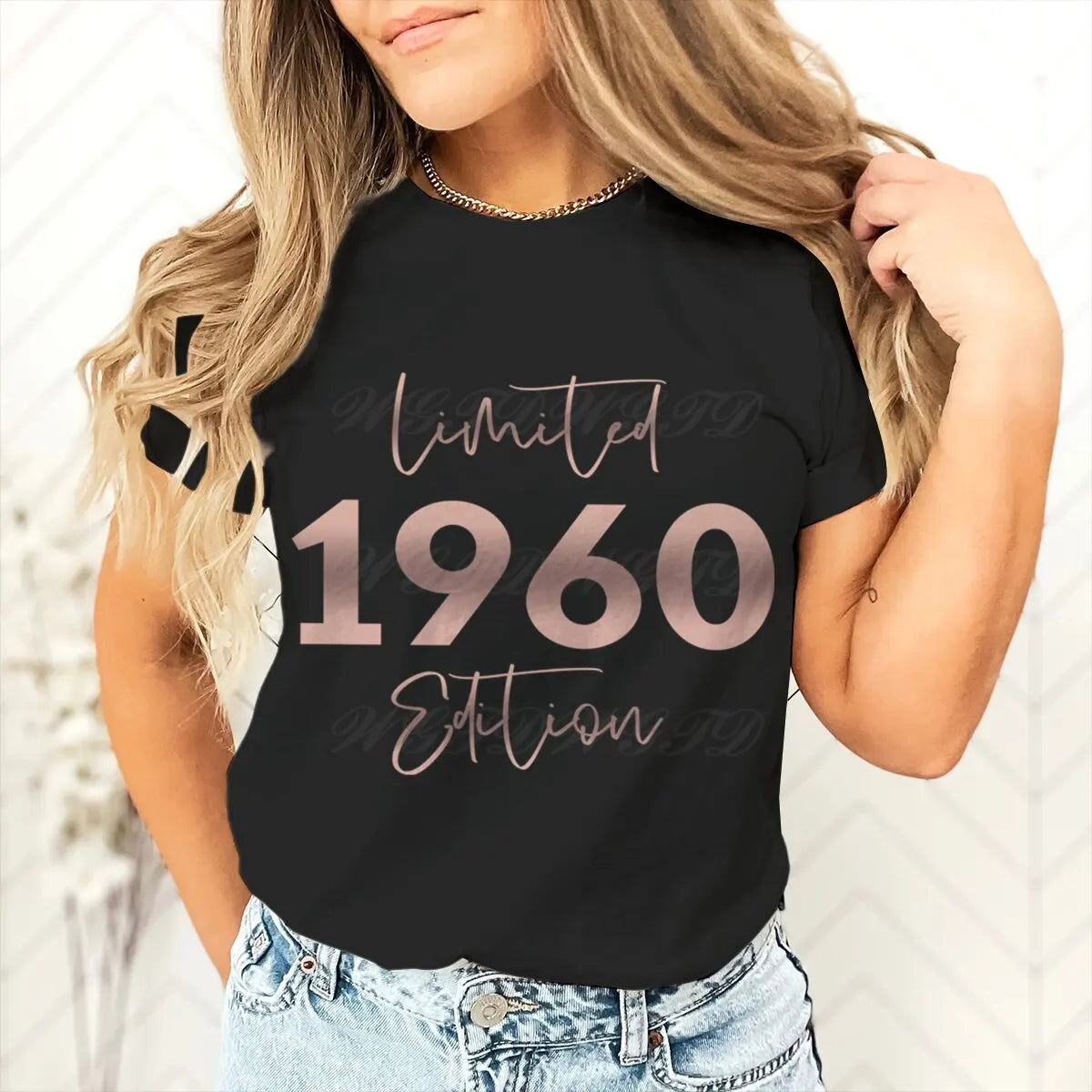 Limited Edition Graphic Tee for Women: Casual 1960s Retro Vibes