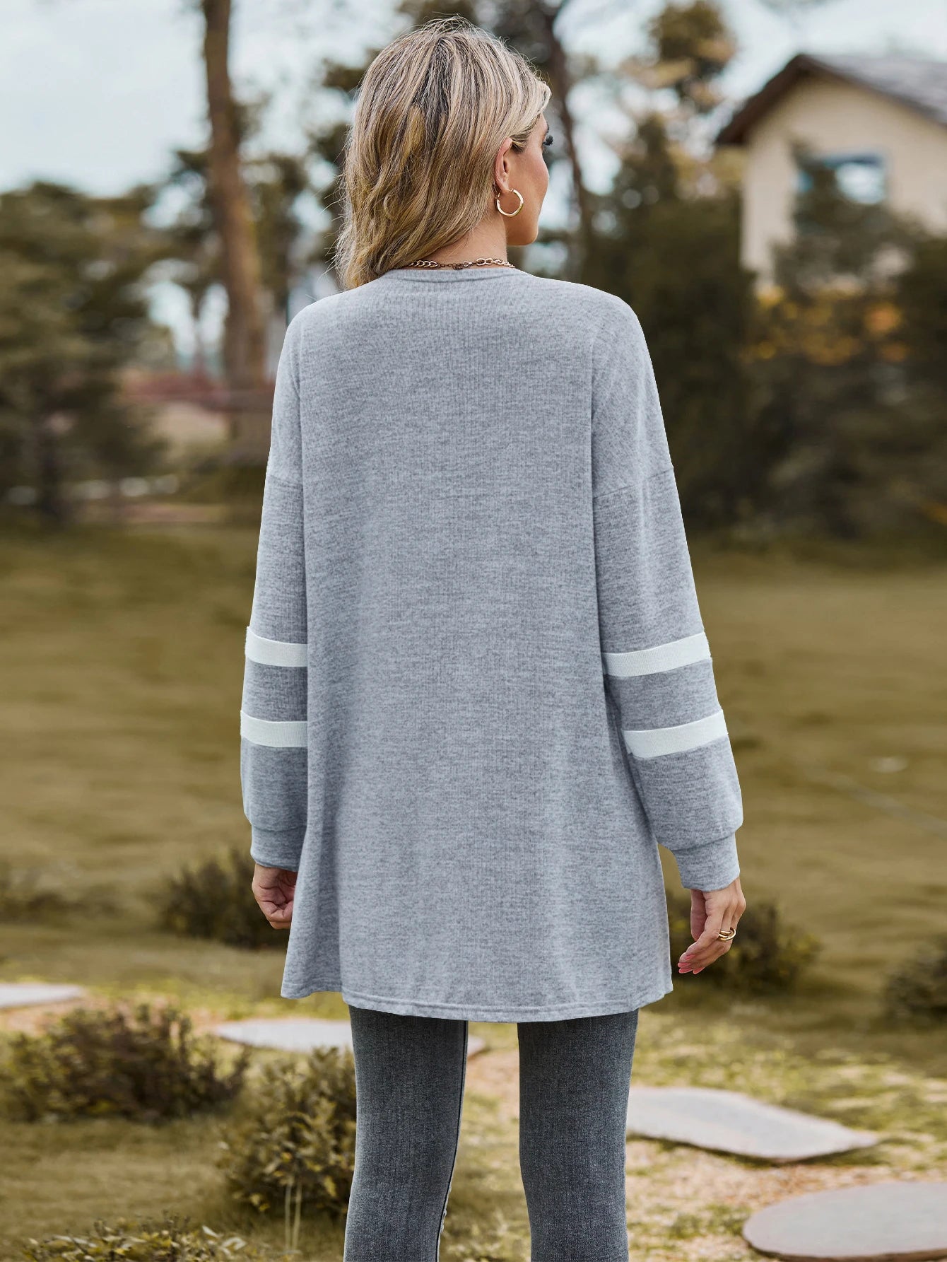 Must-Have Spring/Summer Knitwear: The Color-Contrast Cardigan Everyone’s Wearing