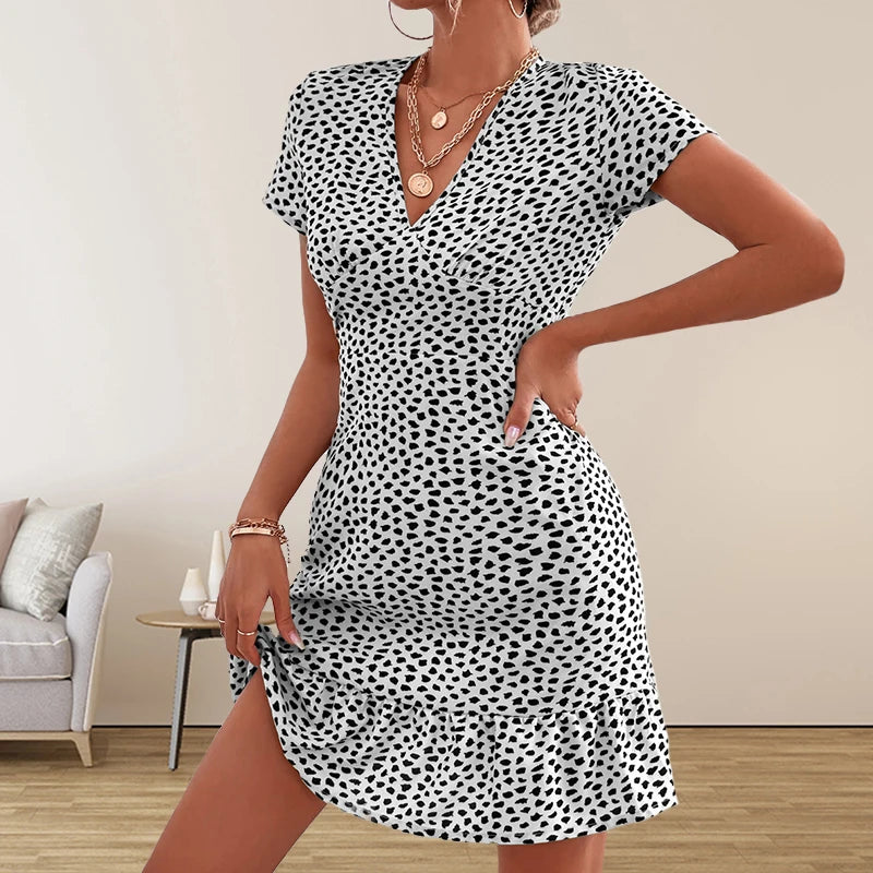 Leisurely and Stylish: 2025 Women's Summer Holiday Dresses