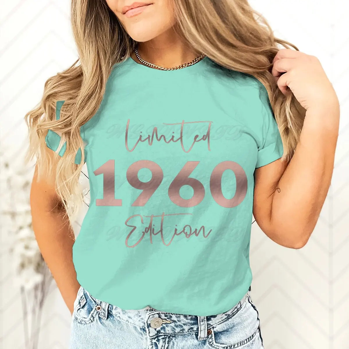 Limited Edition Graphic Tee for Women: Casual 1960s Retro Vibes