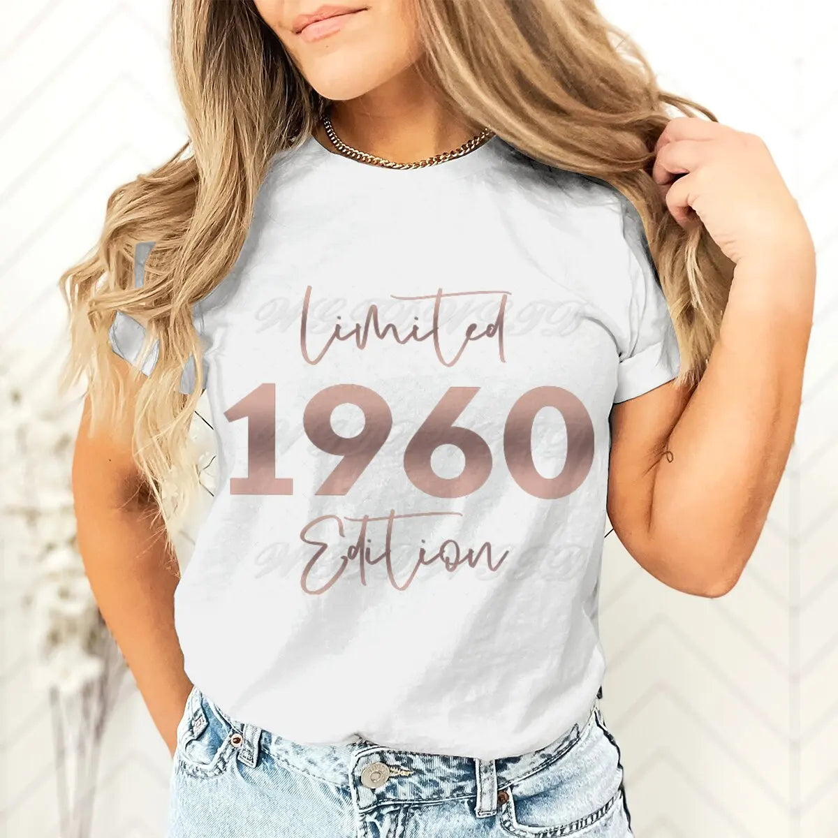 Limited Edition Graphic Tee for Women: Casual 1960s Retro Vibes